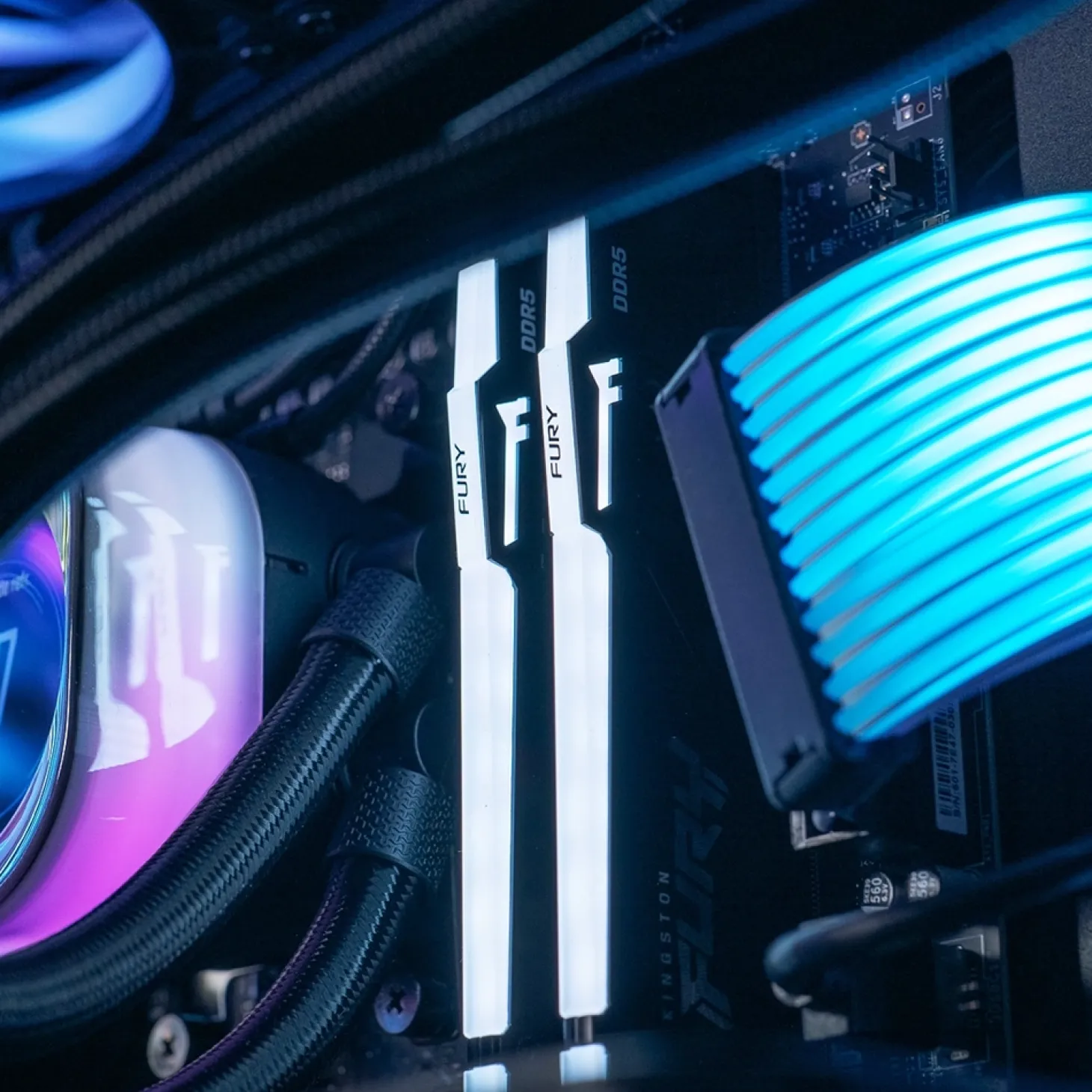 FlowUp LVL 6 – RTX 5080 – AMD Ryzen 7 9800X3D – 32Go DDR5 – SSD 2To