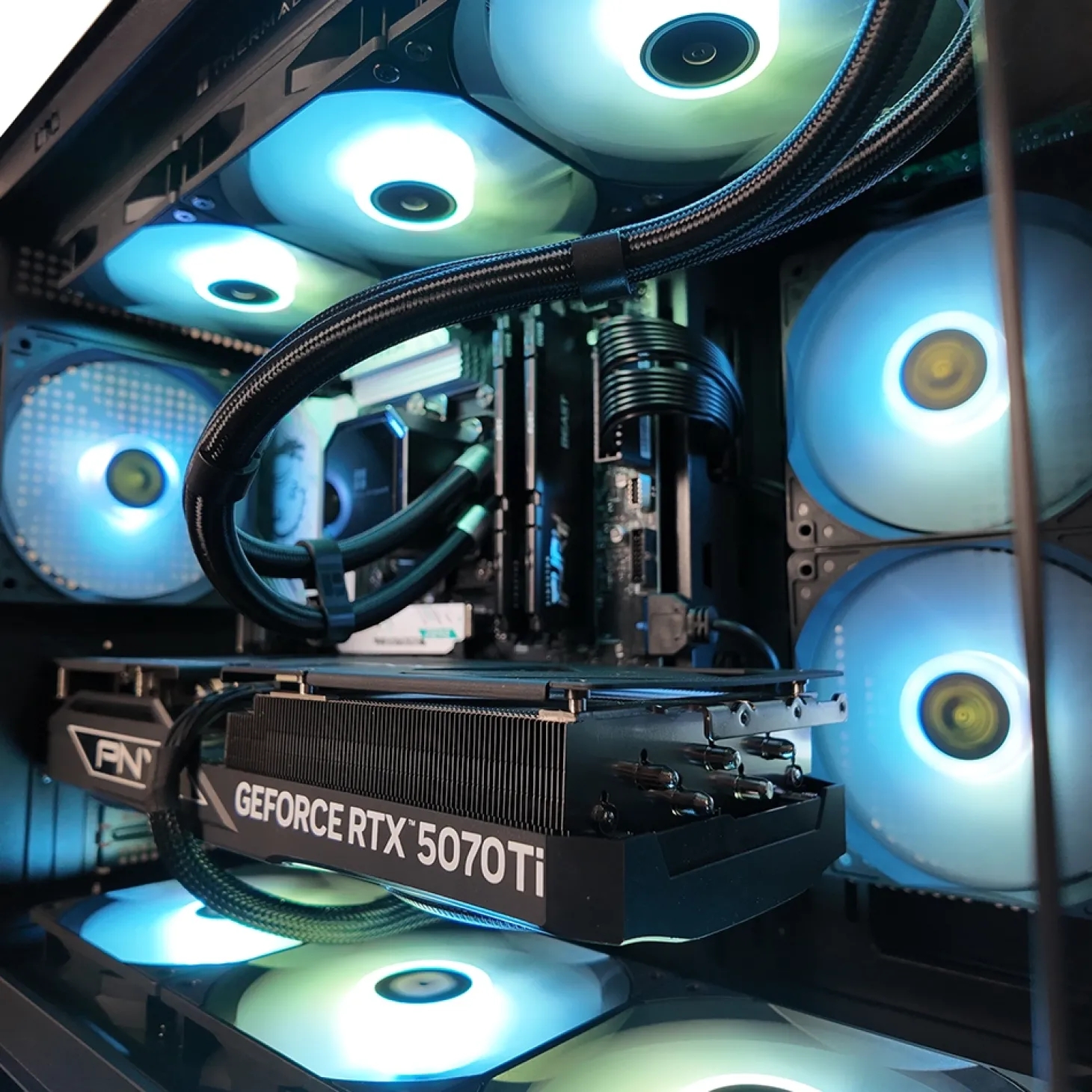 ForzaPC Solstice – RTX 5070Ti – Intel Core I5 14600KF – 32Go DDR5 6000Mhz – SSD 1To